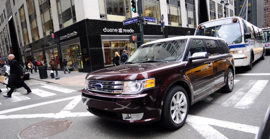  Ford Flex 2009 года  (фото 3 из 32)